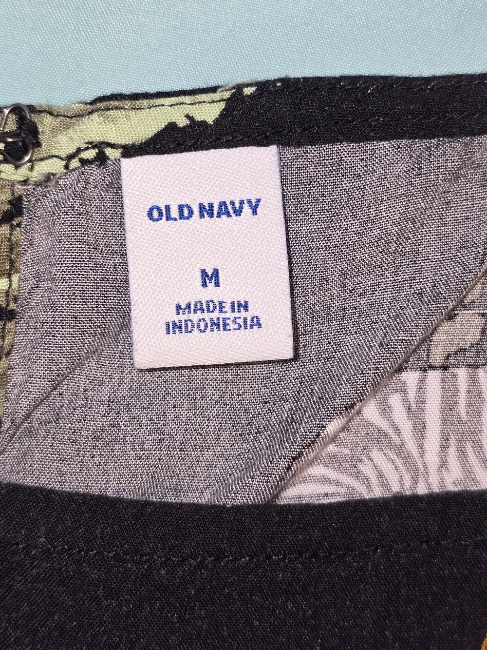 Old Navy Black Tropical Animal Print Cami with Spaghetti Straps - Picture 4 of 4